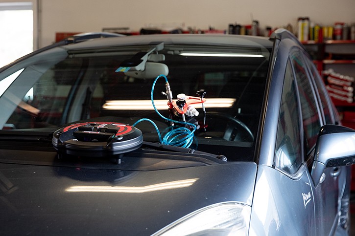 Tôlerie-réparation pare-brise.jpg